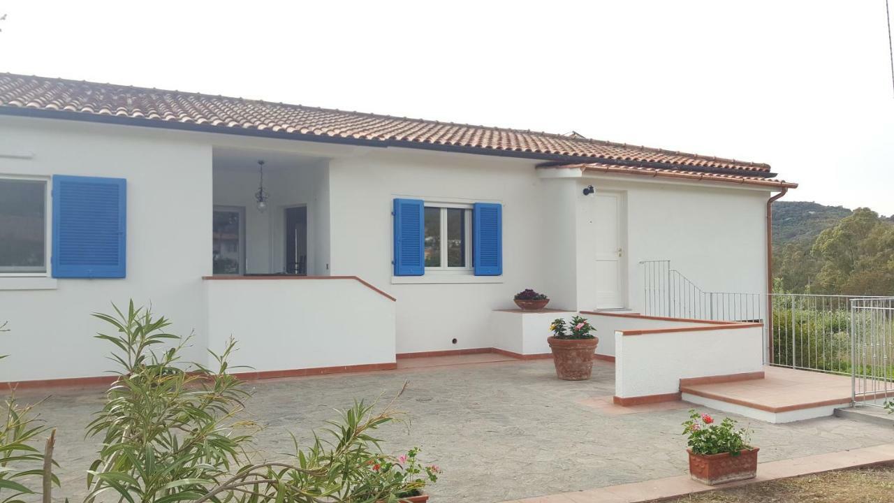 B&B La Casa Degli Ulivi Procchio  Exterior foto